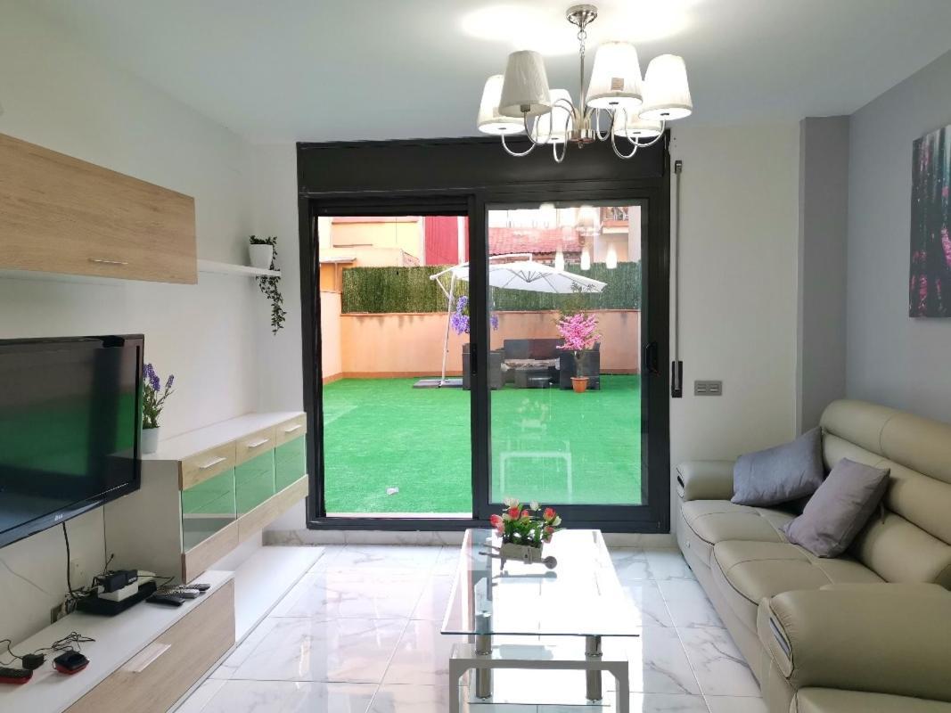 Apartmán Duplex / Beach 3Min/ Bcn Center 10Min/Tren 2Min Sant Adria de Besos Exteriér fotografie