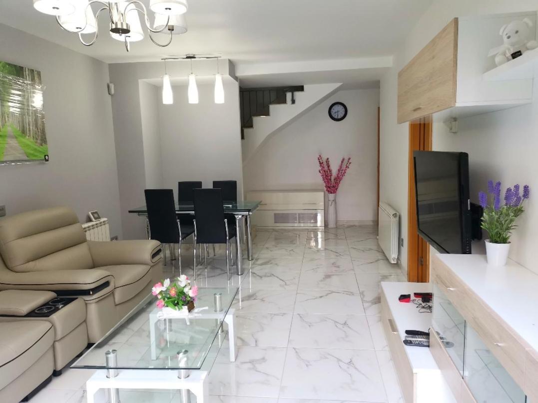Apartmán Duplex / Beach 3Min/ Bcn Center 10Min/Tren 2Min Sant Adria de Besos Exteriér fotografie